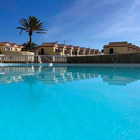 Beautiful House With Swimming Pool Apartment *
